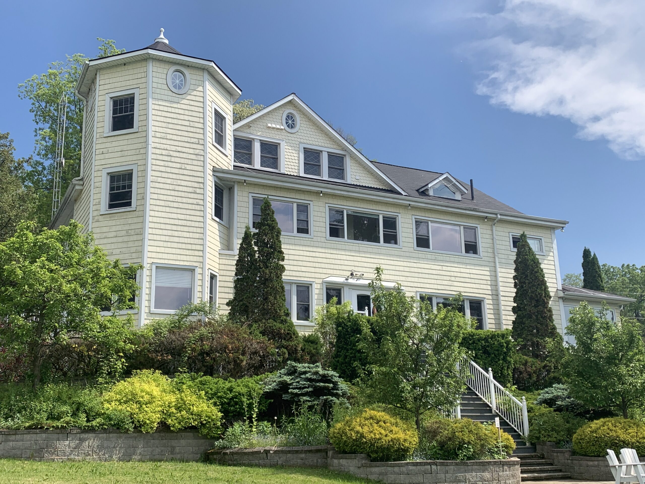 Victoria Wellness Residential Mental Health Retreat Gores Landing, Ontario